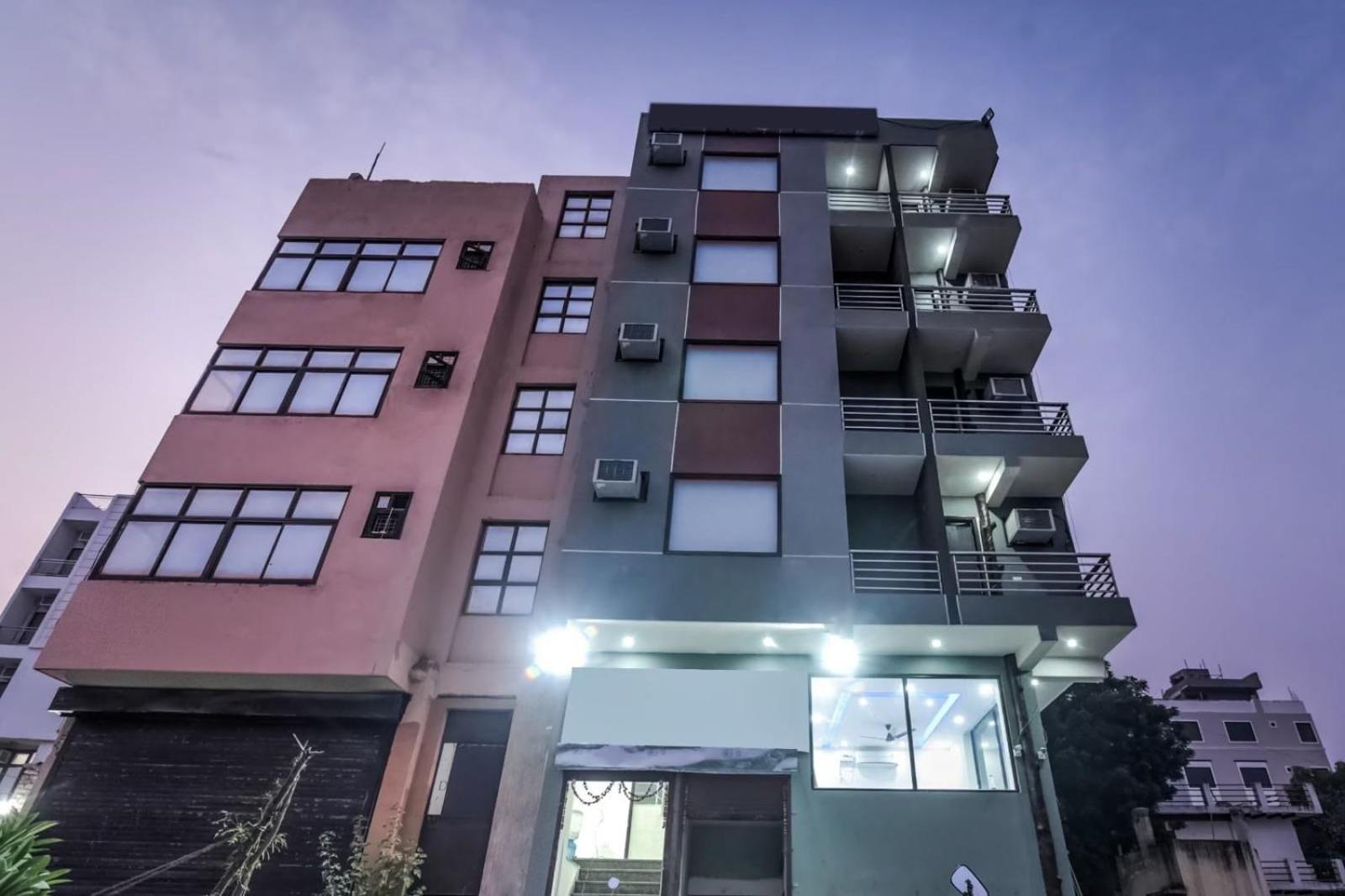 Hotel Aerostar Gold - Opposite Max Healthcare Deli Exterior foto