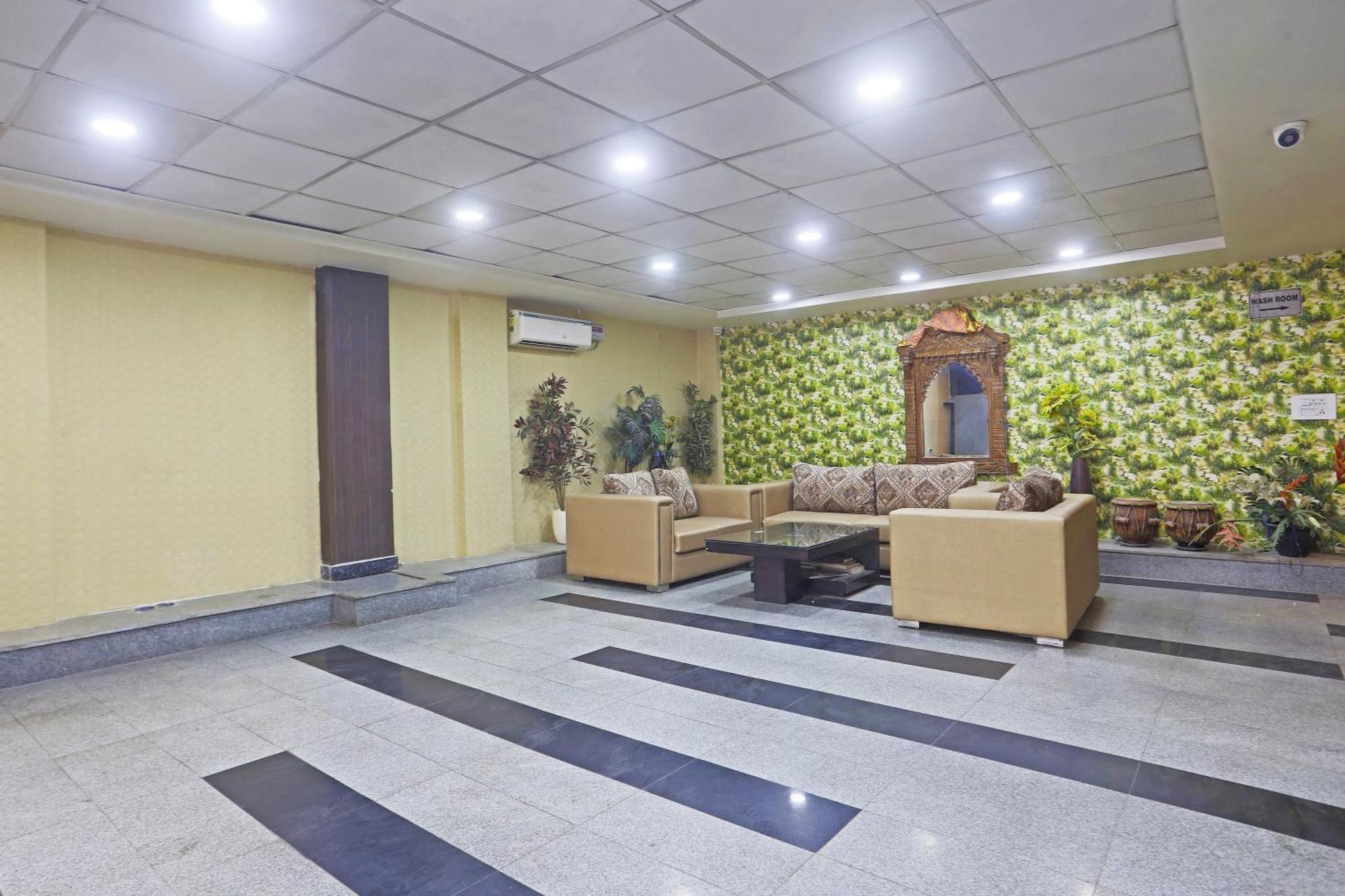 Hotel Aerostar Gold - Opposite Max Healthcare Deli Exterior foto