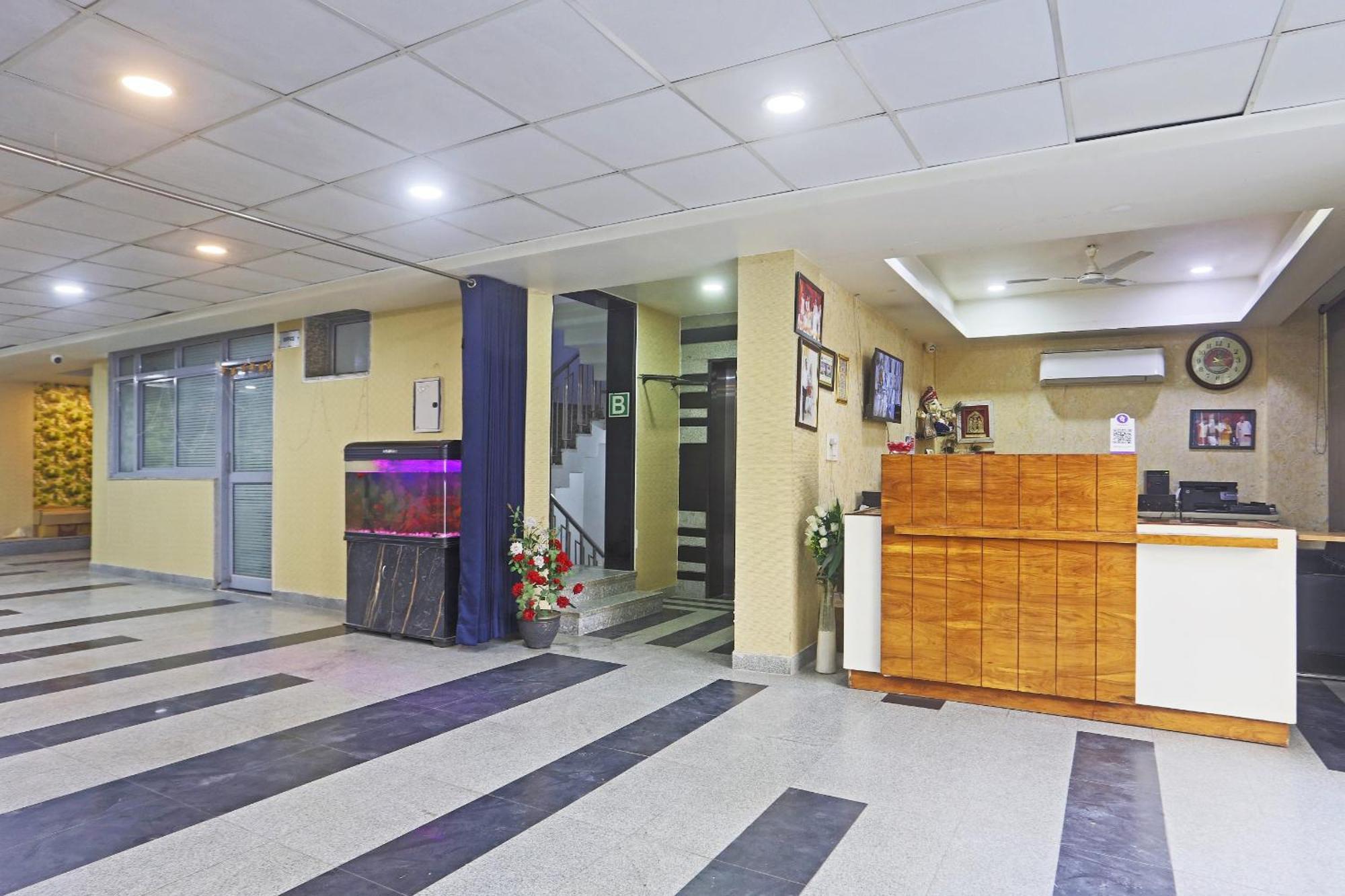 Hotel Aerostar Gold - Opposite Max Healthcare Deli Exterior foto