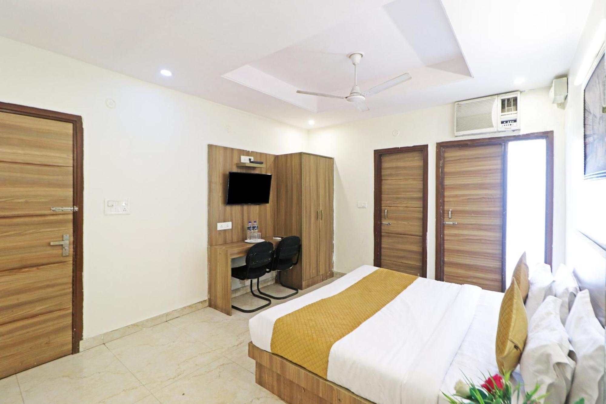 Hotel Aerostar Gold - Opposite Max Healthcare Deli Exterior foto