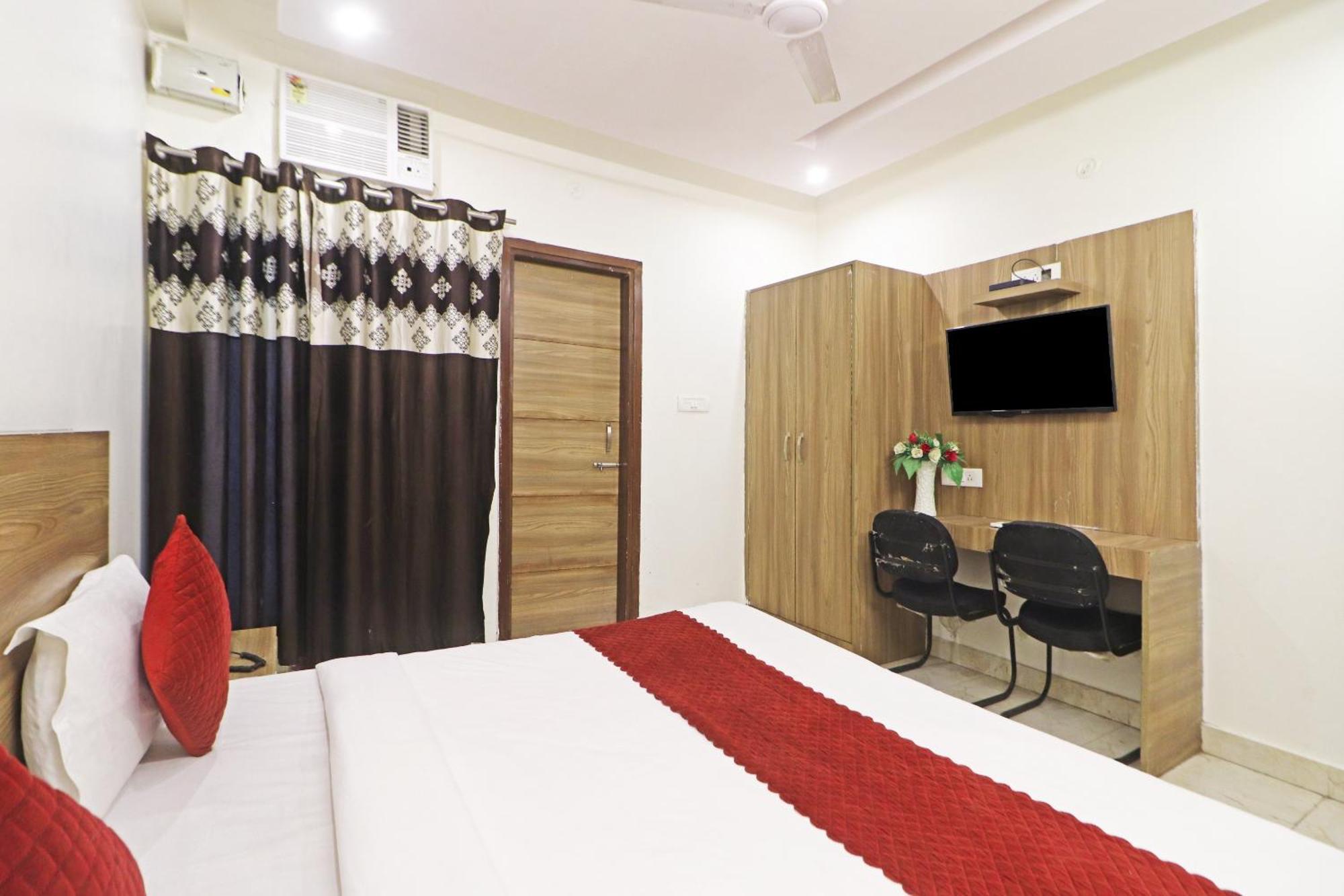 Hotel Aerostar Gold - Opposite Max Healthcare Deli Exterior foto