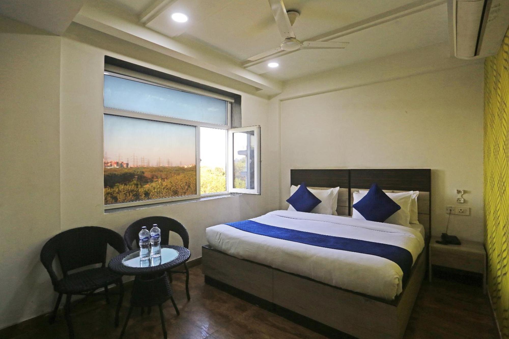 Hotel Aerostar Gold - Opposite Max Healthcare Deli Exterior foto