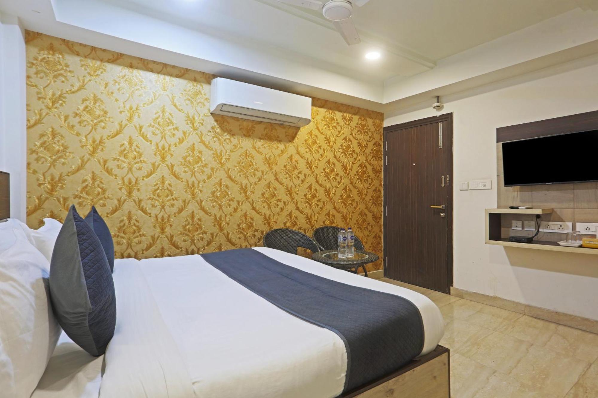 Hotel Aerostar Gold - Opposite Max Healthcare Deli Exterior foto