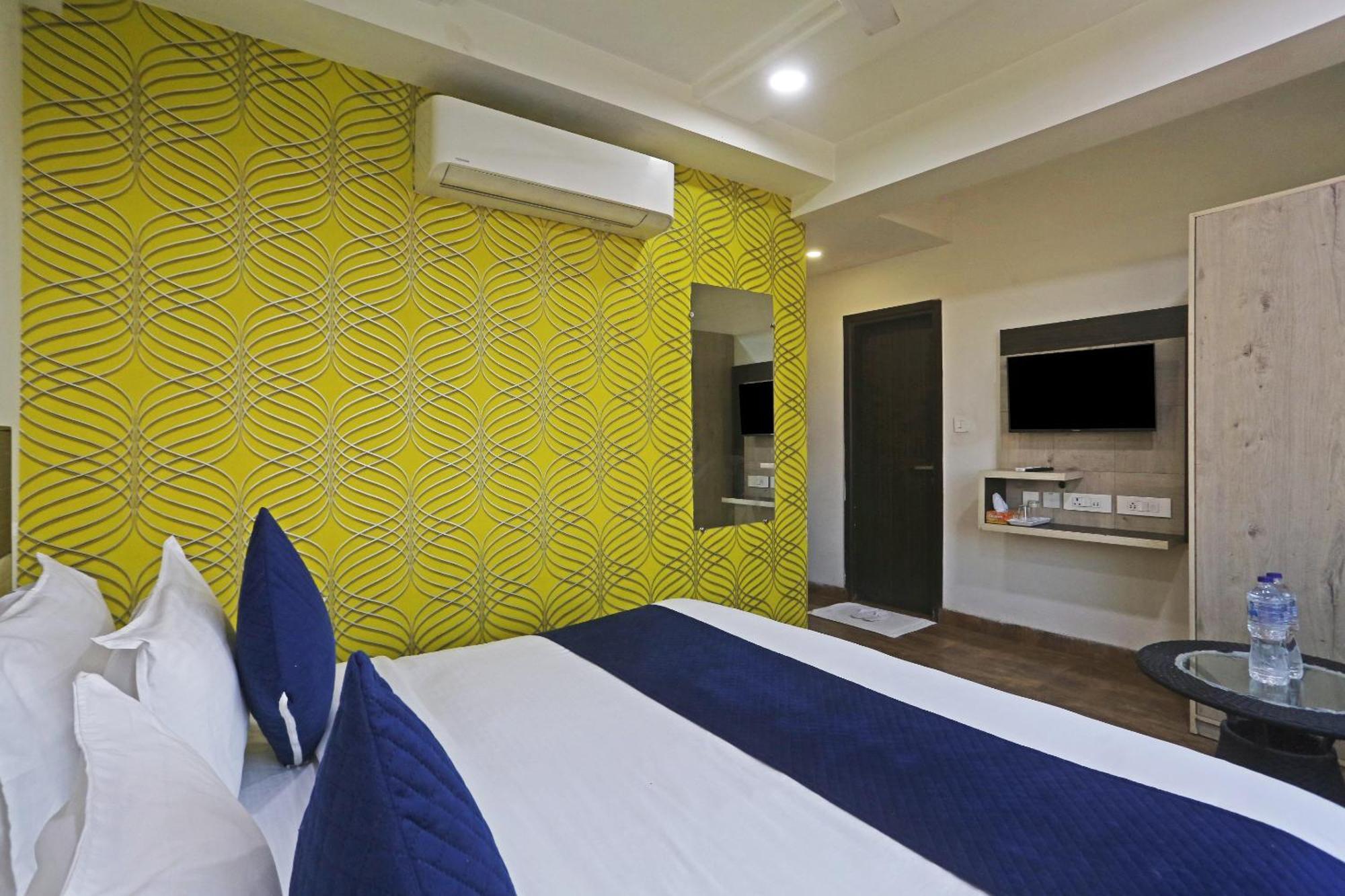 Hotel Aerostar Gold - Opposite Max Healthcare Deli Exterior foto